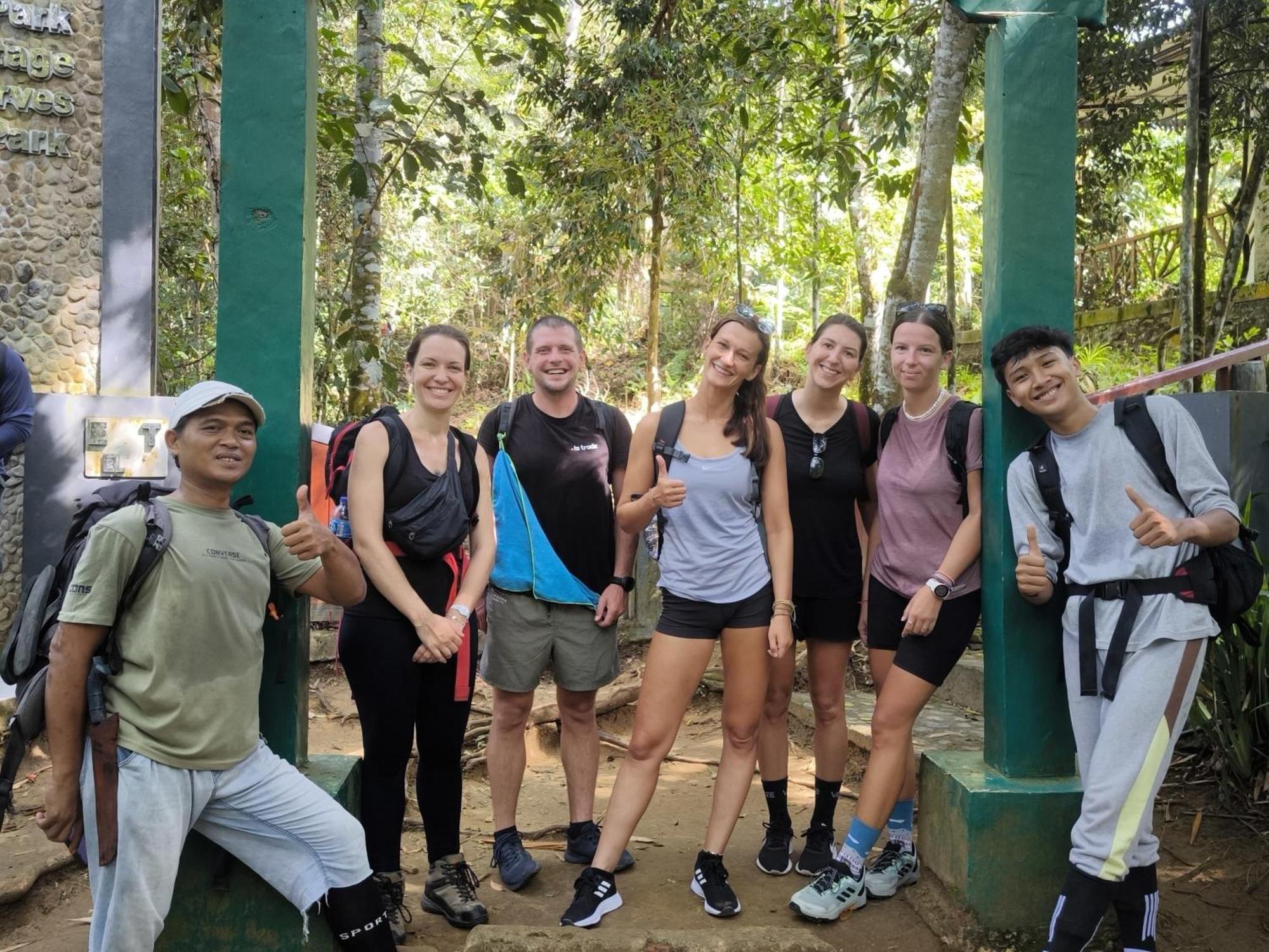 Sama Sama Homestay & Trekking Only Stay Here Book Trekking And Transport With Us Bukit Lawang Esterno foto