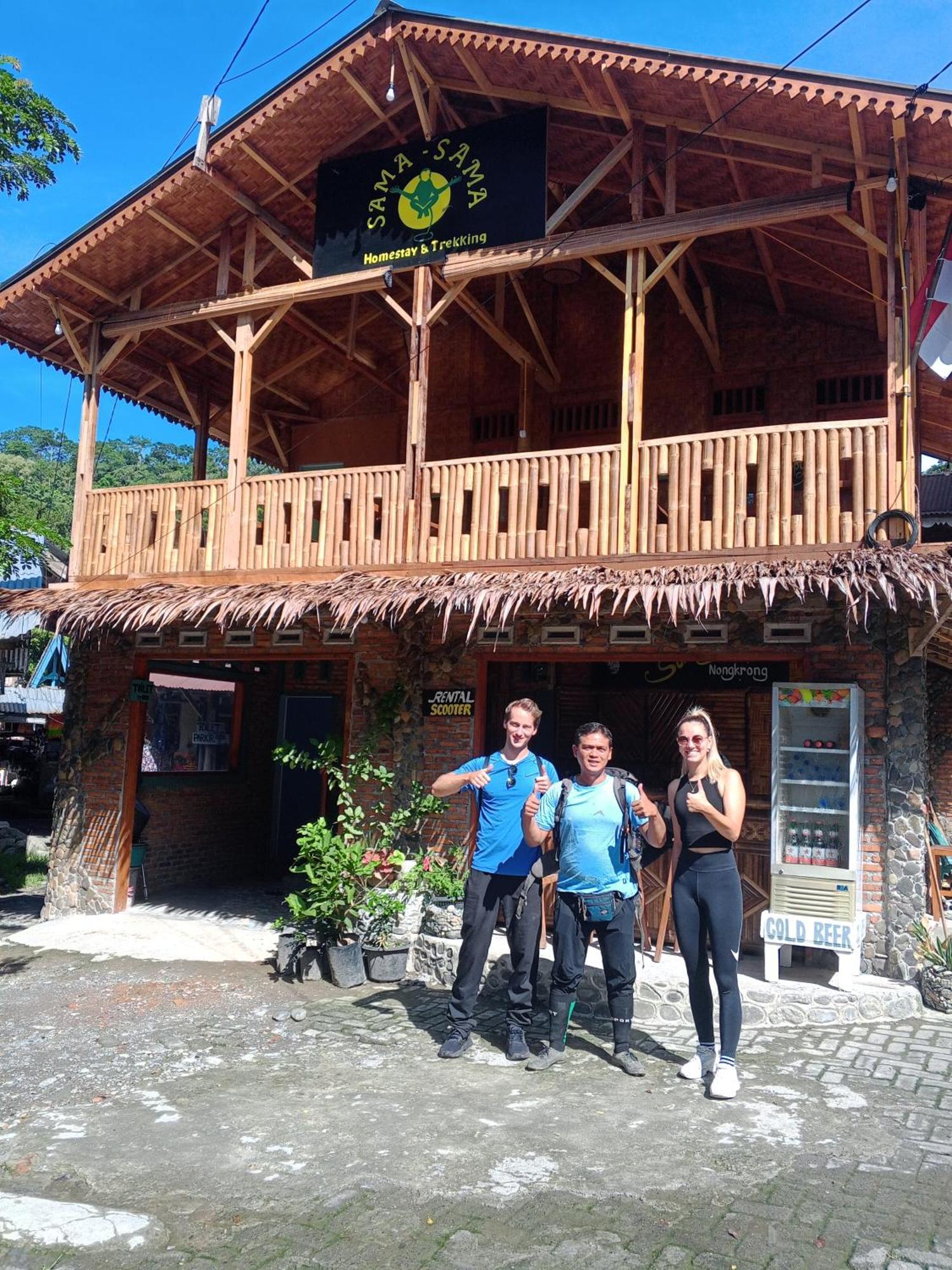 Sama Sama Homestay & Trekking Only Stay Here Book Trekking And Transport With Us Bukit Lawang Esterno foto
