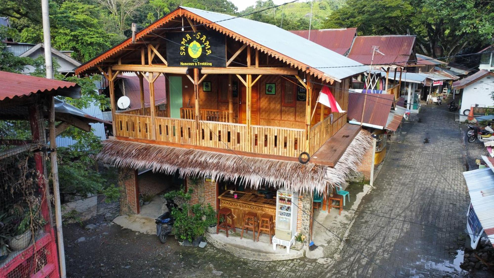 Sama Sama Homestay & Trekking Only Stay Here Book Trekking And Transport With Us Bukit Lawang Esterno foto