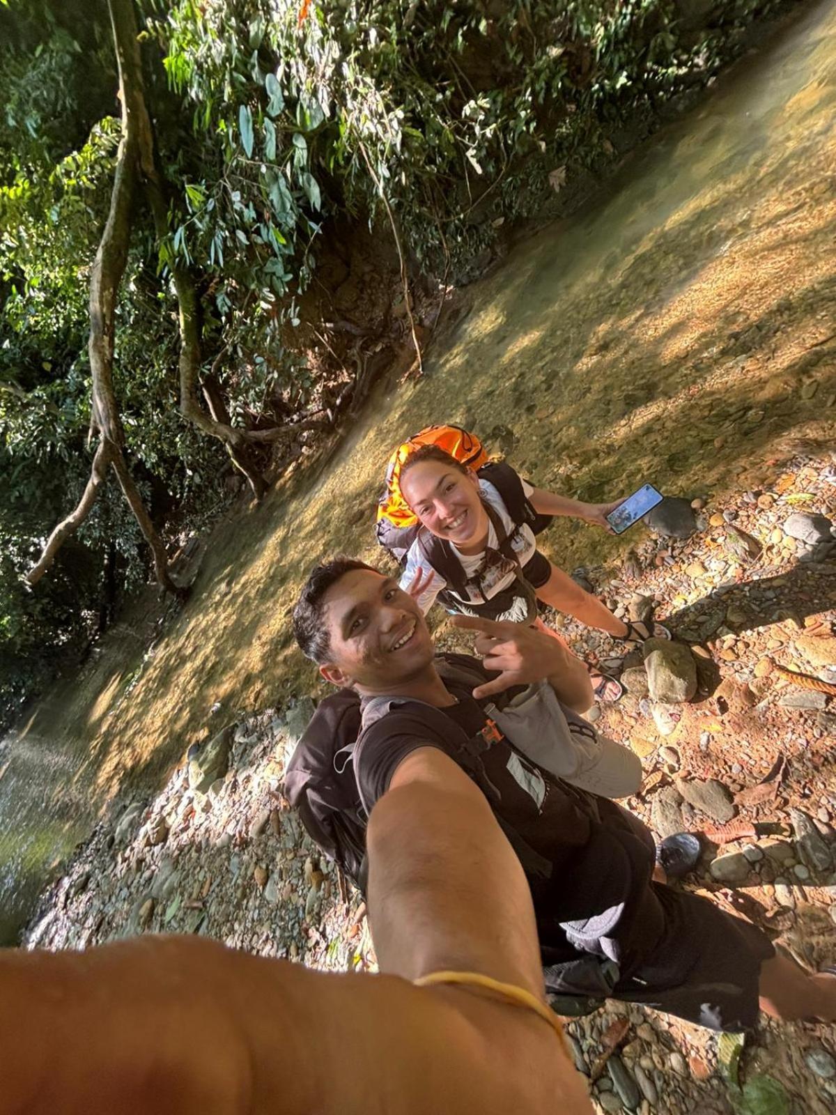 Sama Sama Homestay & Trekking Only Stay Here Book Trekking And Transport With Us Bukit Lawang Esterno foto