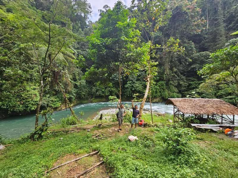 Sama Sama Homestay & Trekking Only Stay Here Book Trekking And Transport With Us Bukit Lawang Esterno foto