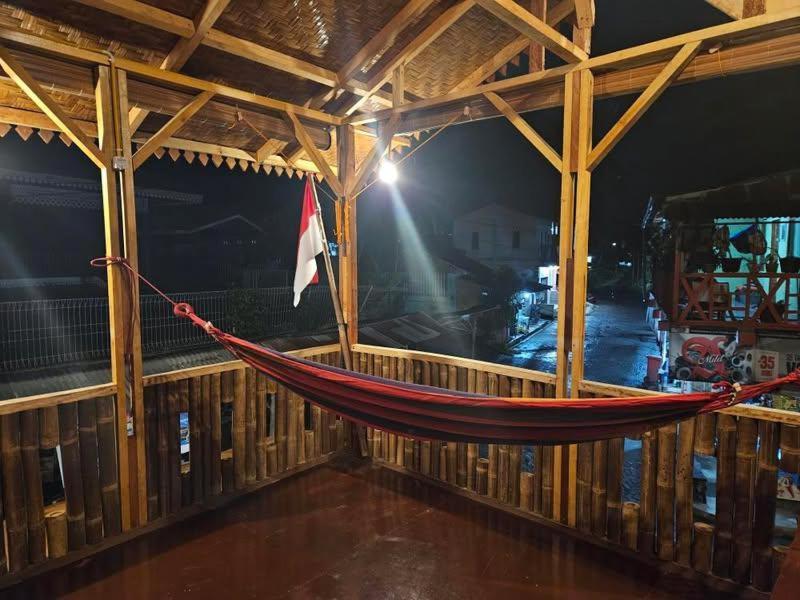 Sama Sama Homestay & Trekking Only Stay Here Book Trekking And Transport With Us Bukit Lawang Esterno foto
