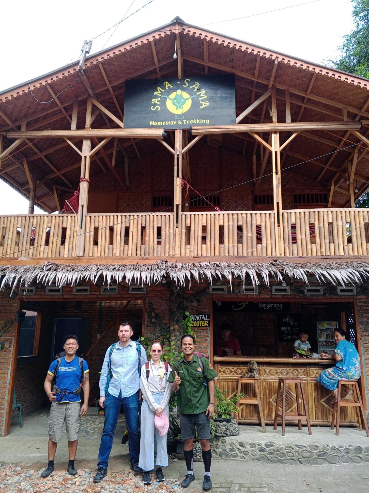 Sama Sama Homestay & Trekking Only Stay Here Book Trekking And Transport With Us Bukit Lawang Esterno foto